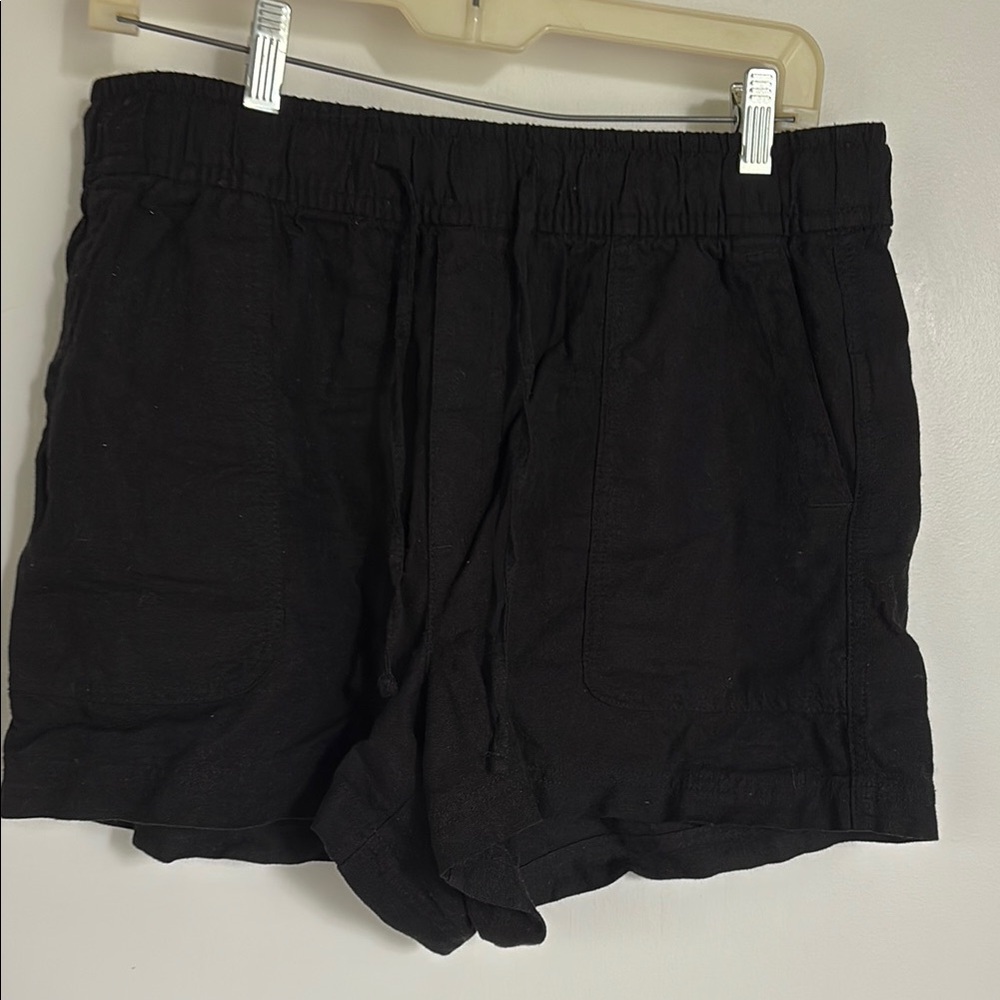Women's Black linen Shorts